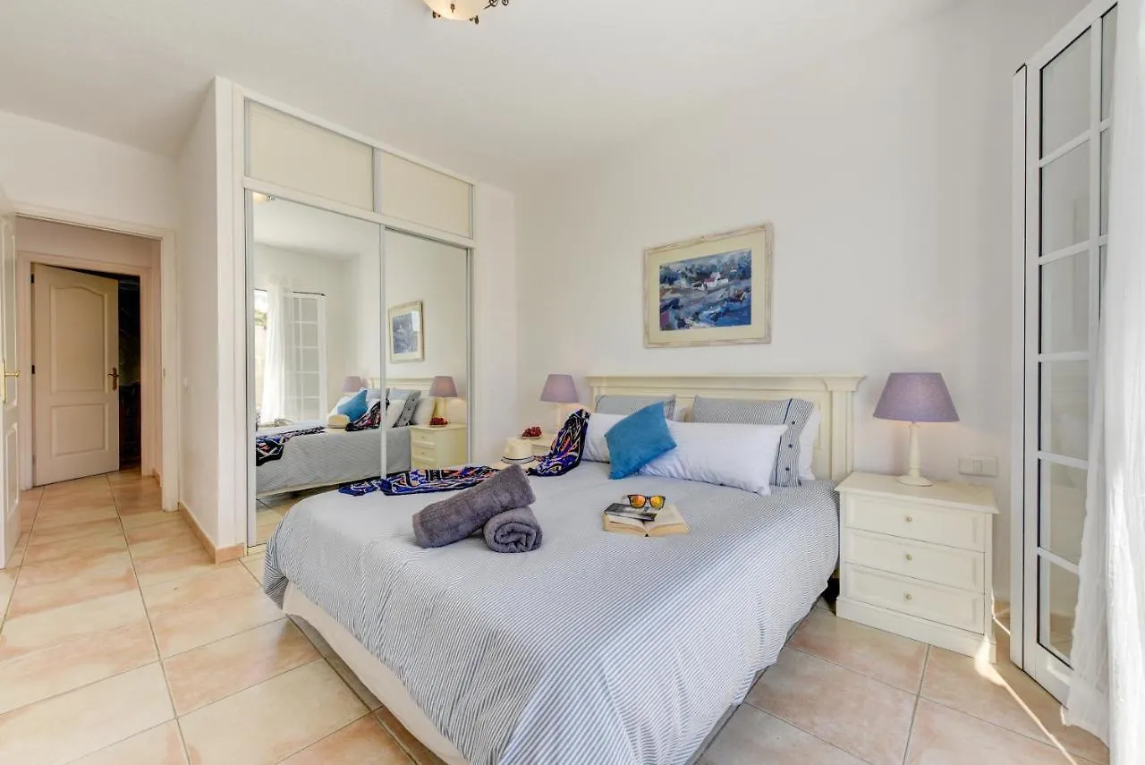 Villa Aloe con piscina climatizada, Playa Fañabe, Costa Adeje Costa Adeje (Tenerife)