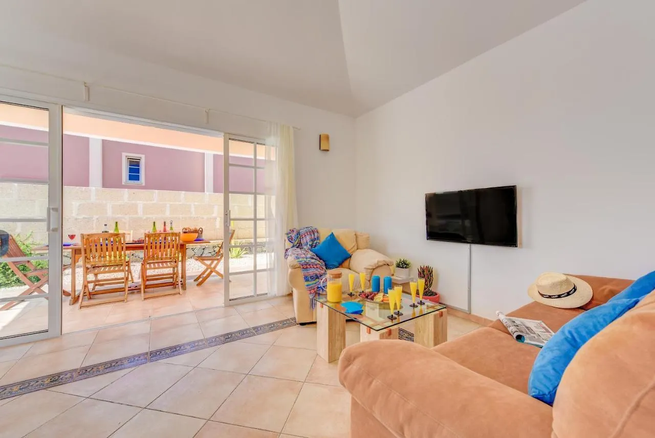 Villa Aloe con piscina climatizada, Playa Fañabe, Costa Adeje 0*, Costa Adeje (Tenerife)