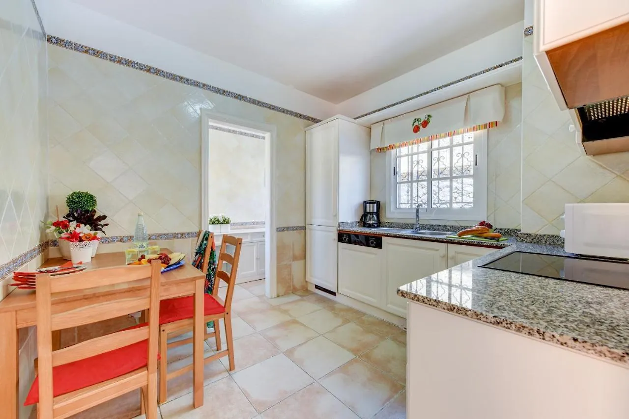 Villa Aloe con piscina climatizada, Playa Fañabe, Costa Adeje Сasa de vacaciones Costa Adeje (Tenerife)
